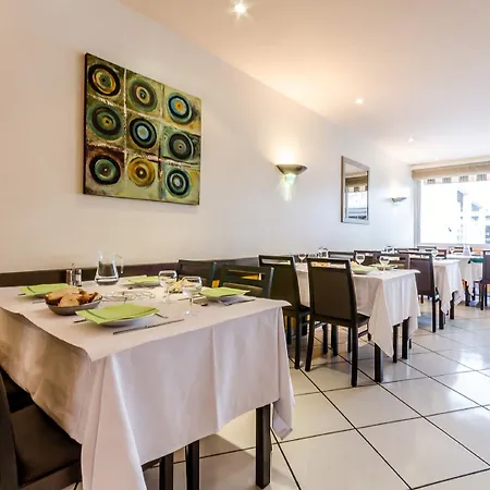 阿吉纳酒店 卢德