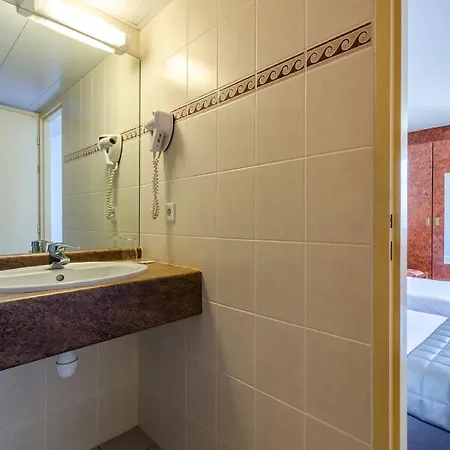 阿吉纳酒店 卢德