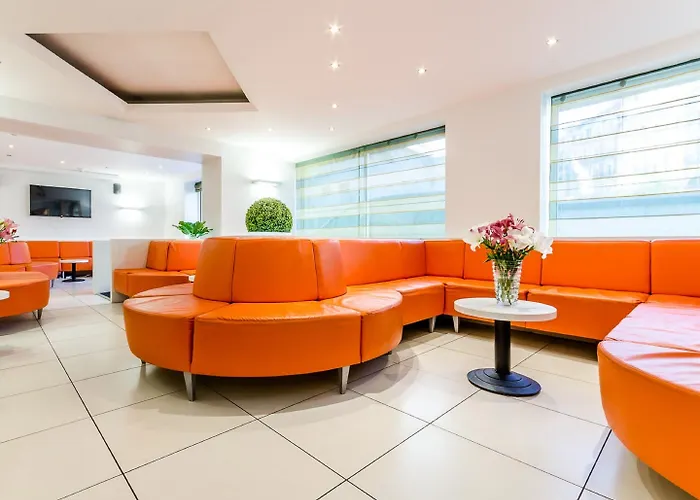 阿吉纳酒店 3* 卢德