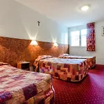 Hotel Agena Lurdy